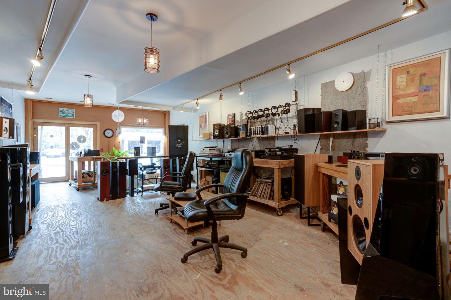8022 Germantown Ave