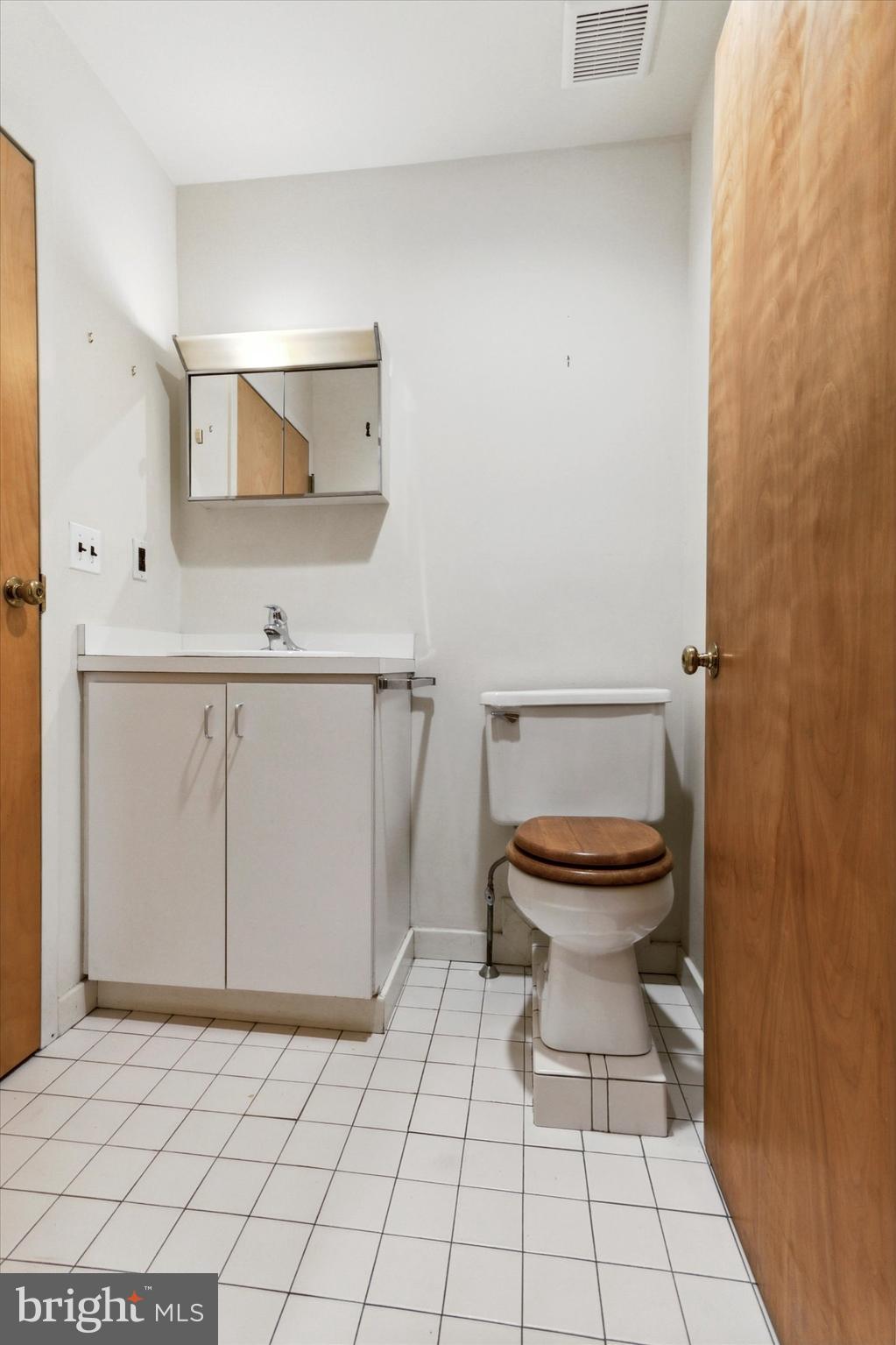 730-32 Bainbridge St