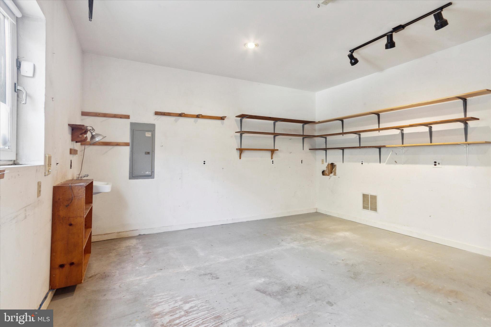 730-32 Bainbridge St