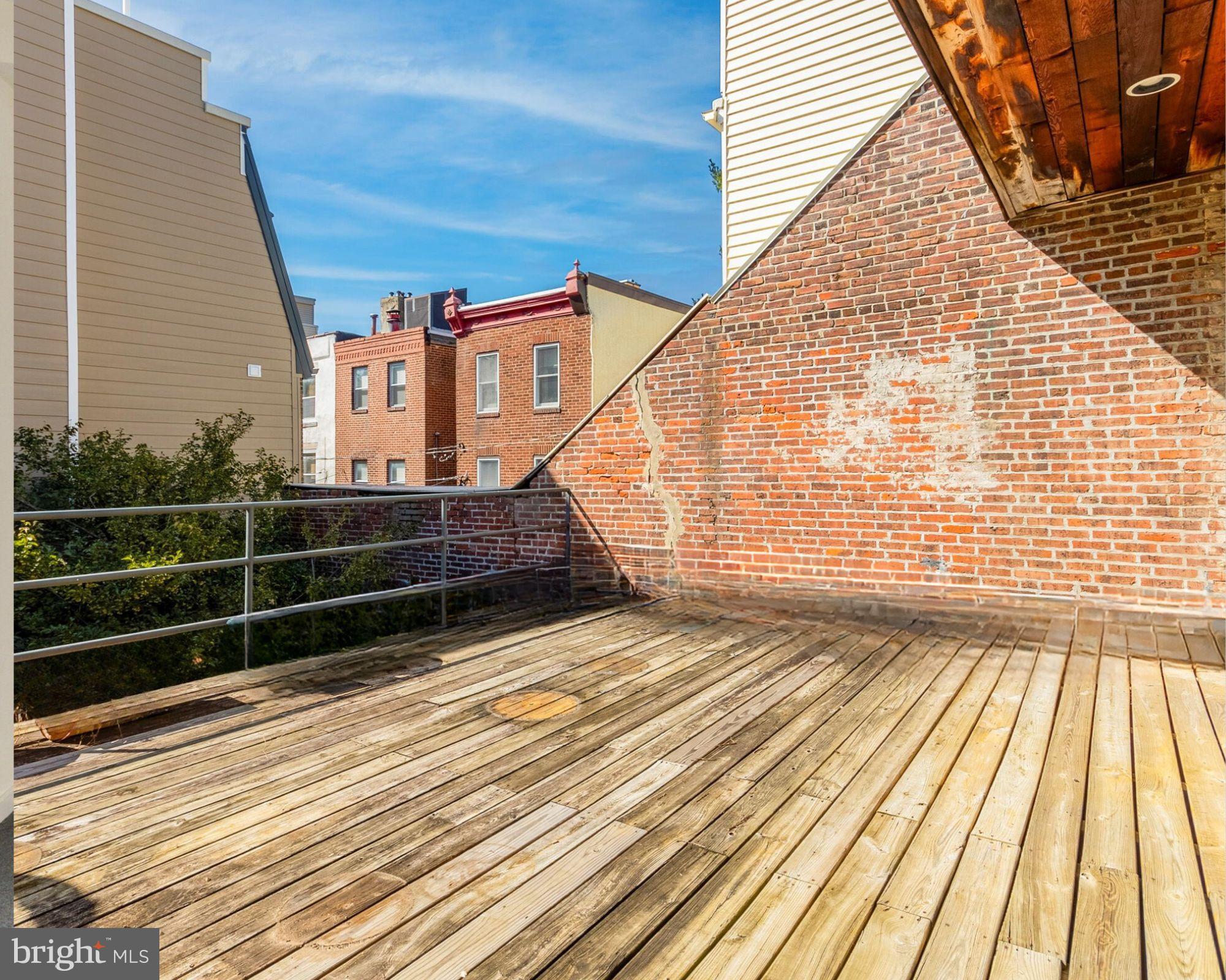 730-32 Bainbridge St