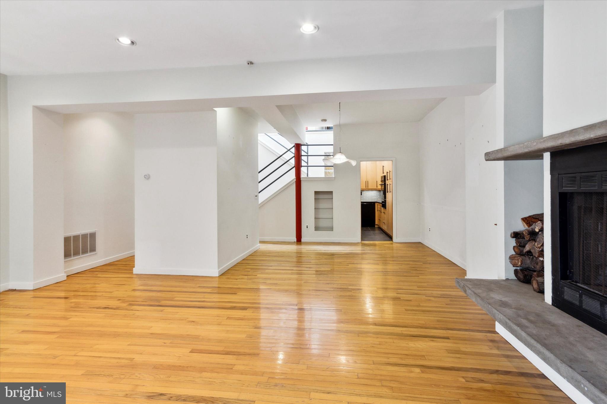 730-32 Bainbridge St