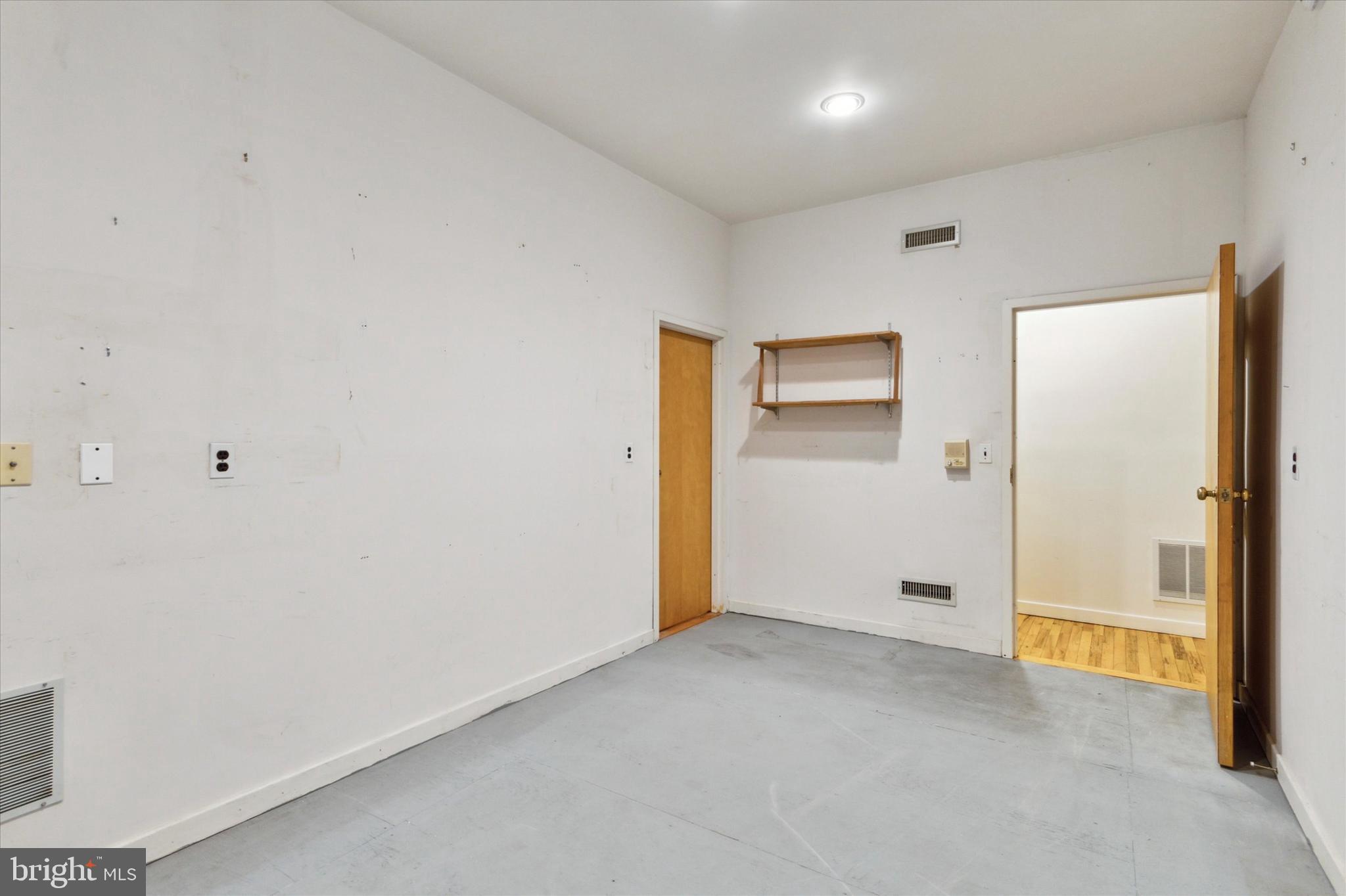 730-32 Bainbridge St