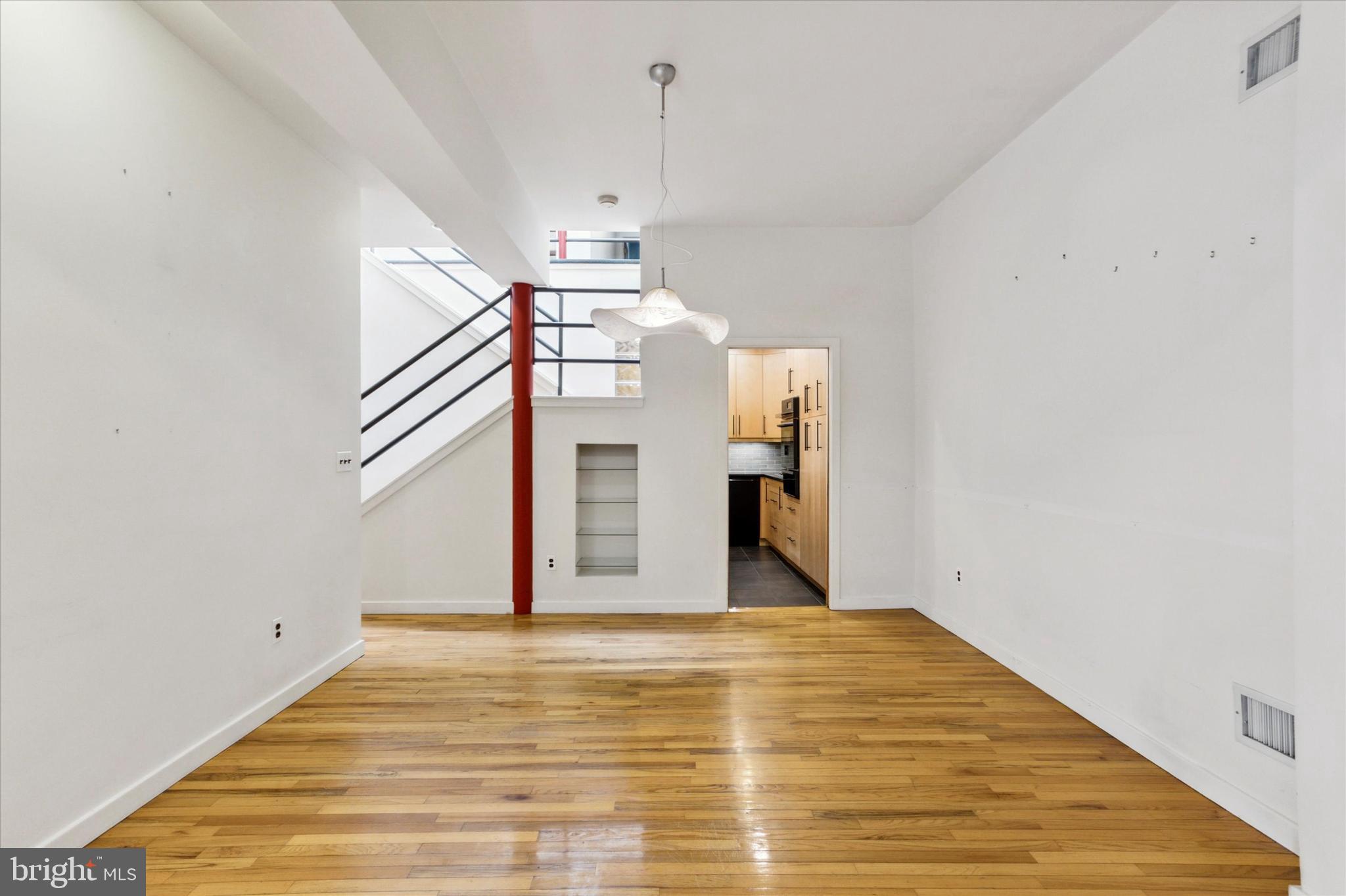 730-32 Bainbridge St