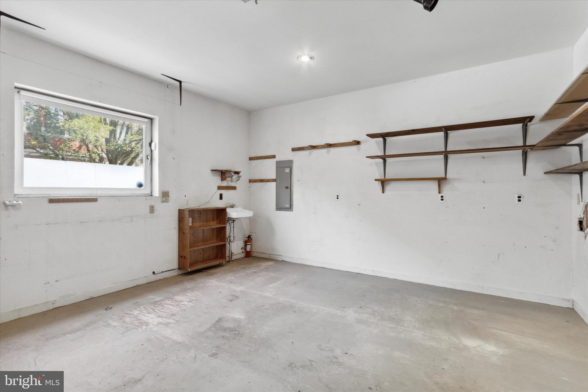 730-32 Bainbridge St