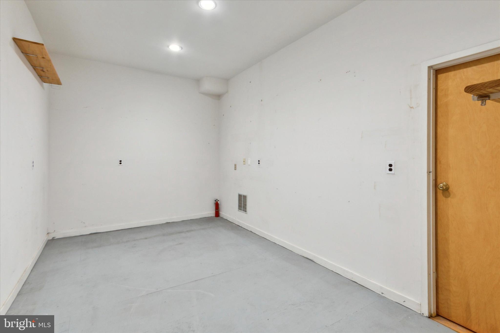 730-32 Bainbridge St