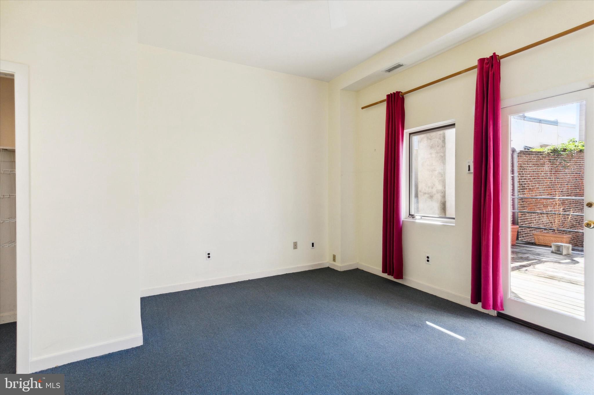 730-32 Bainbridge St