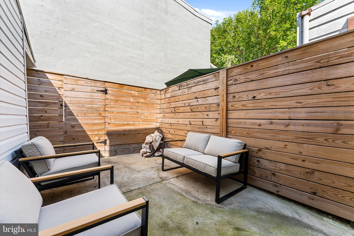 2520 Cedar St