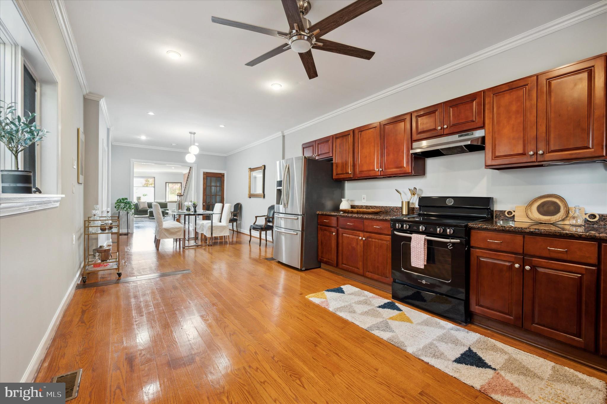 1536 Point Breeze Ave