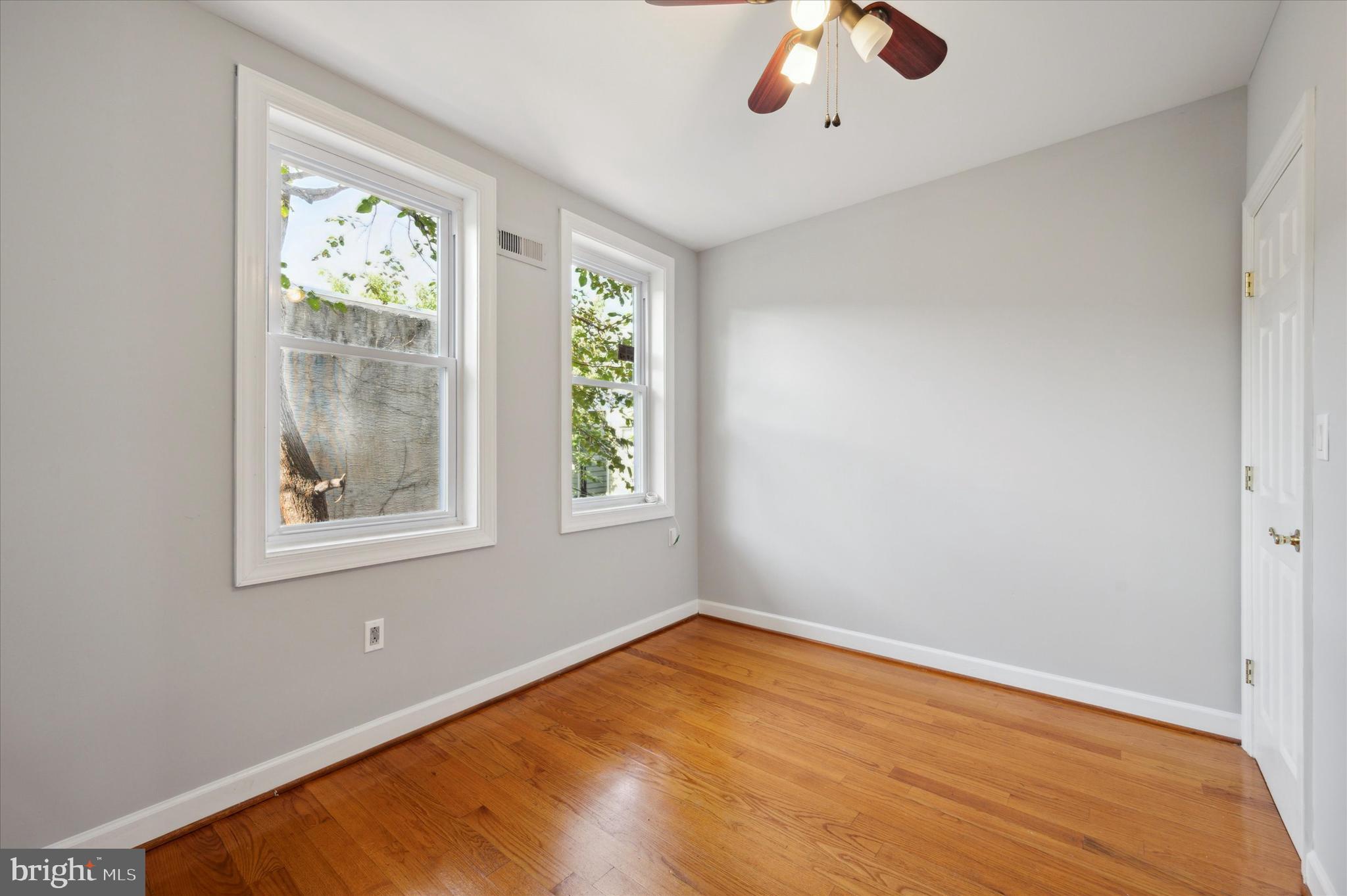 1536 Point Breeze Ave