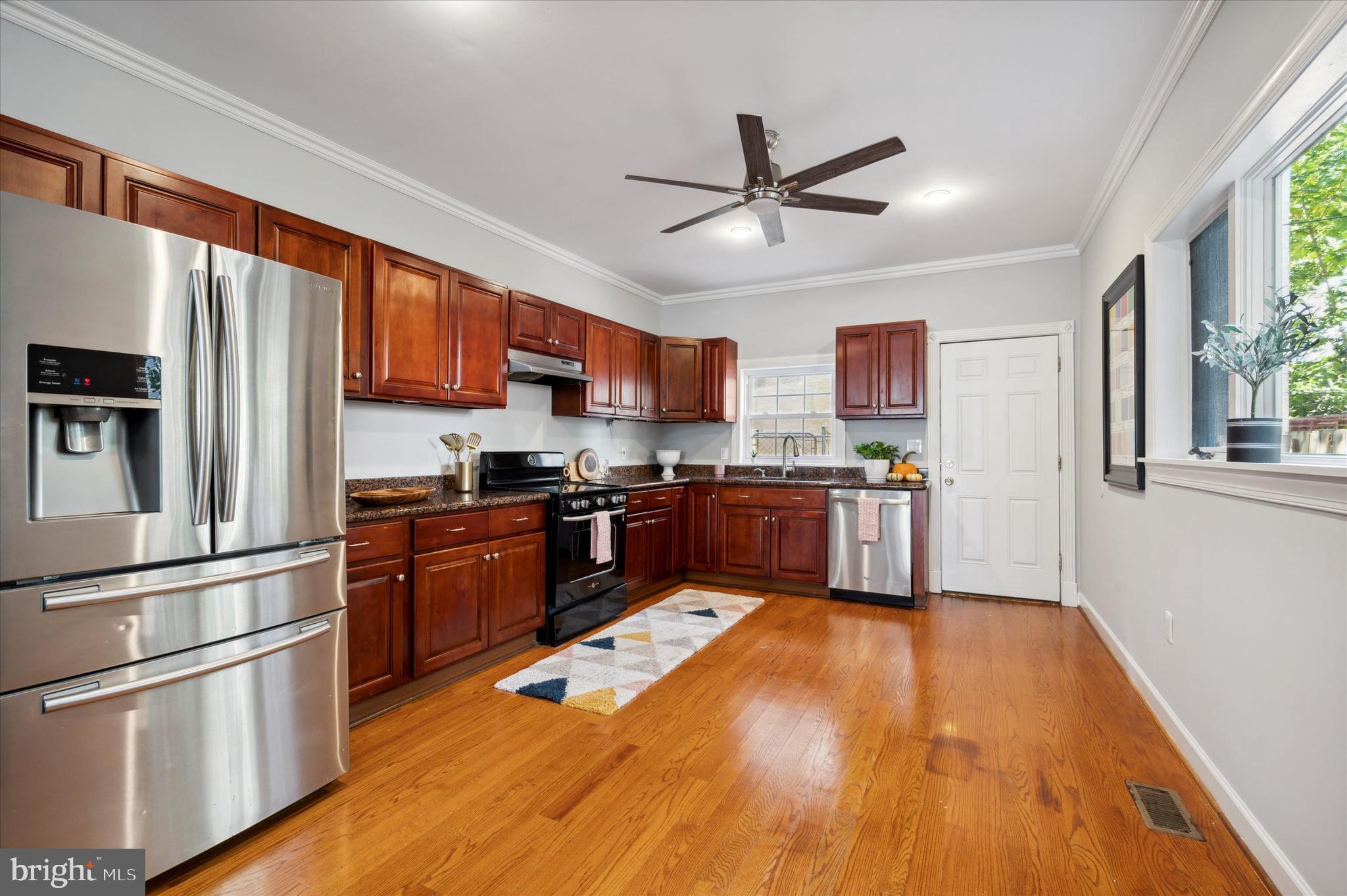 1536 Point Breeze Ave