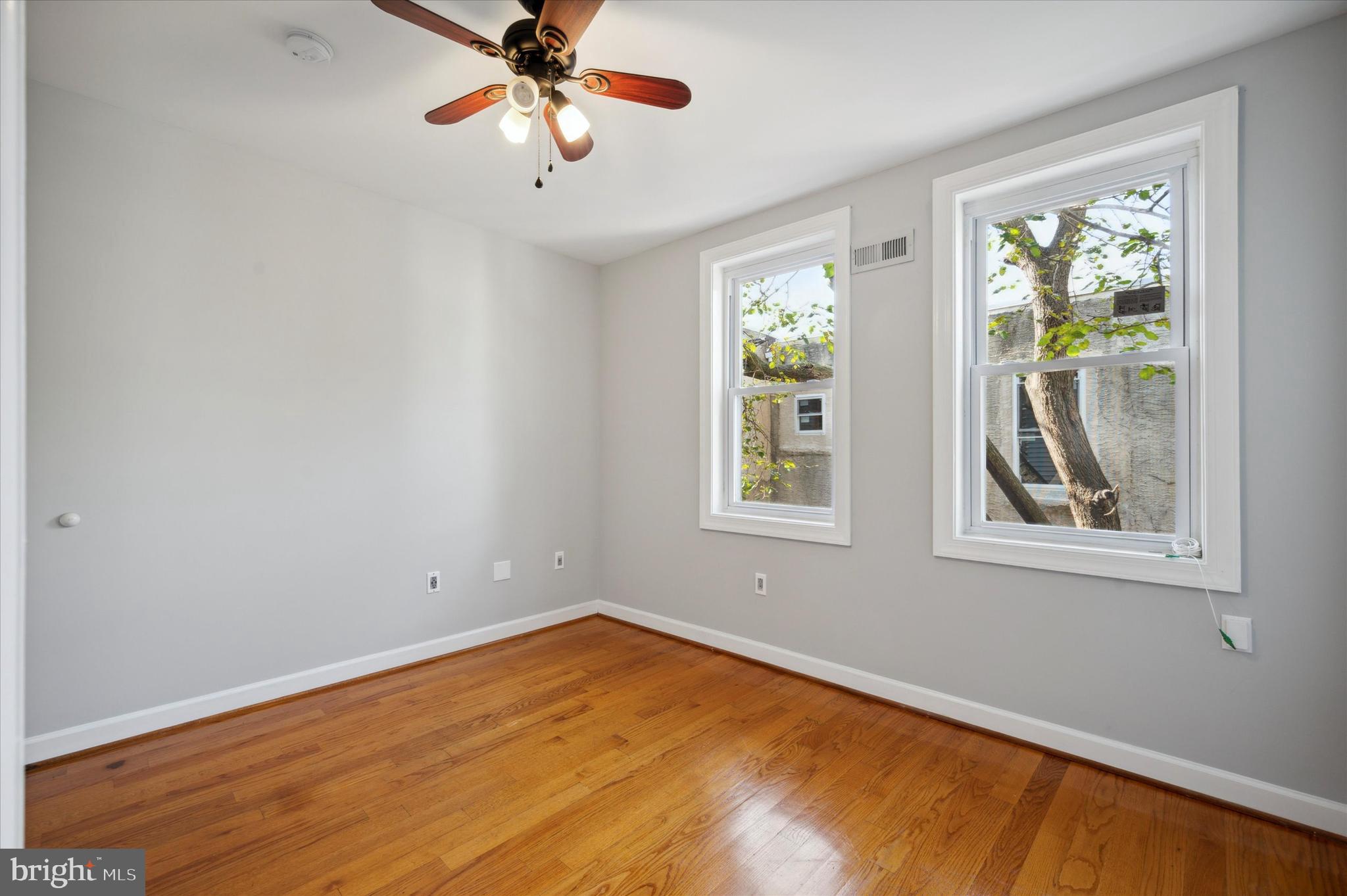 1536 Point Breeze Ave