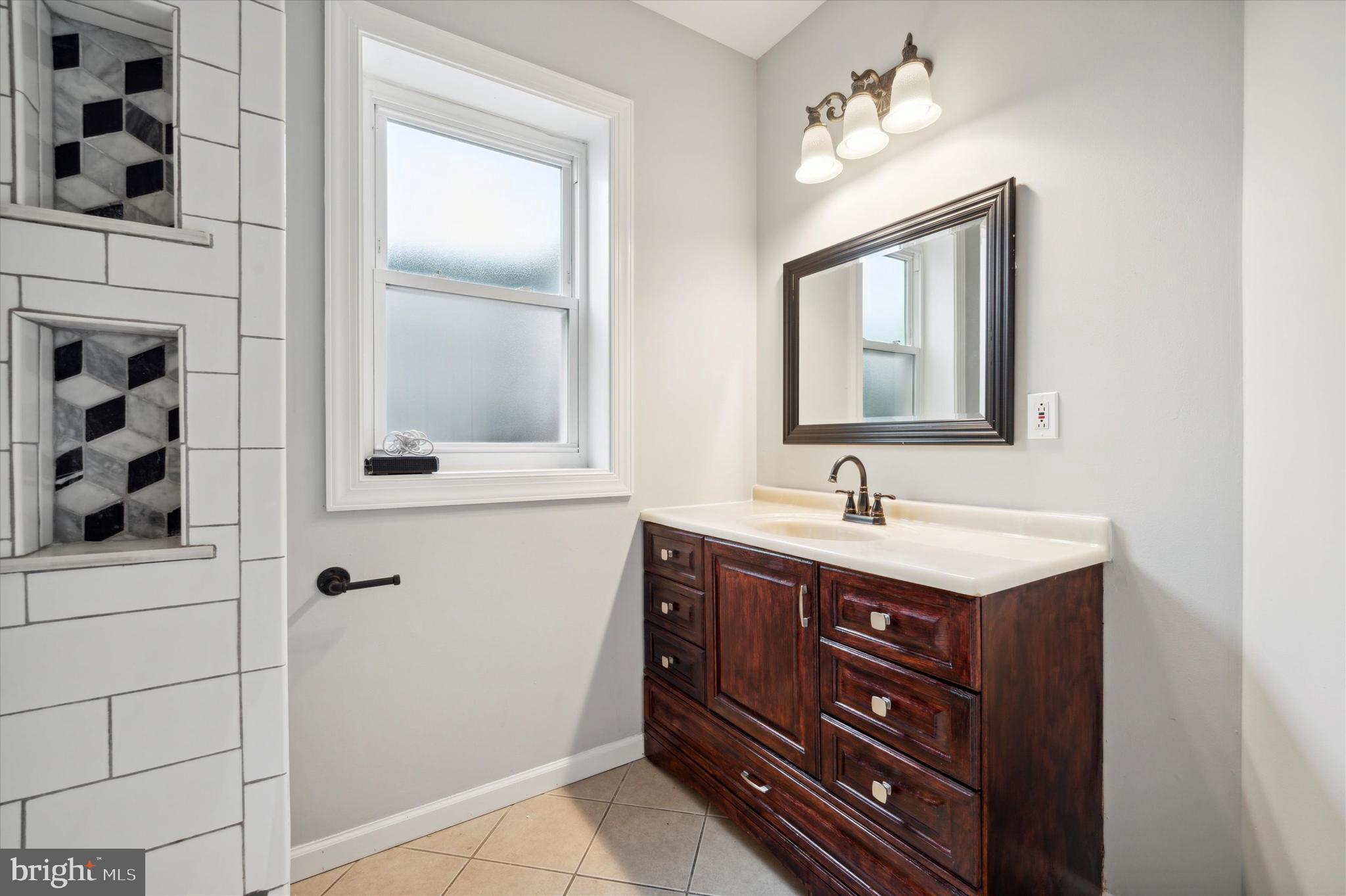 1536 Point Breeze Ave