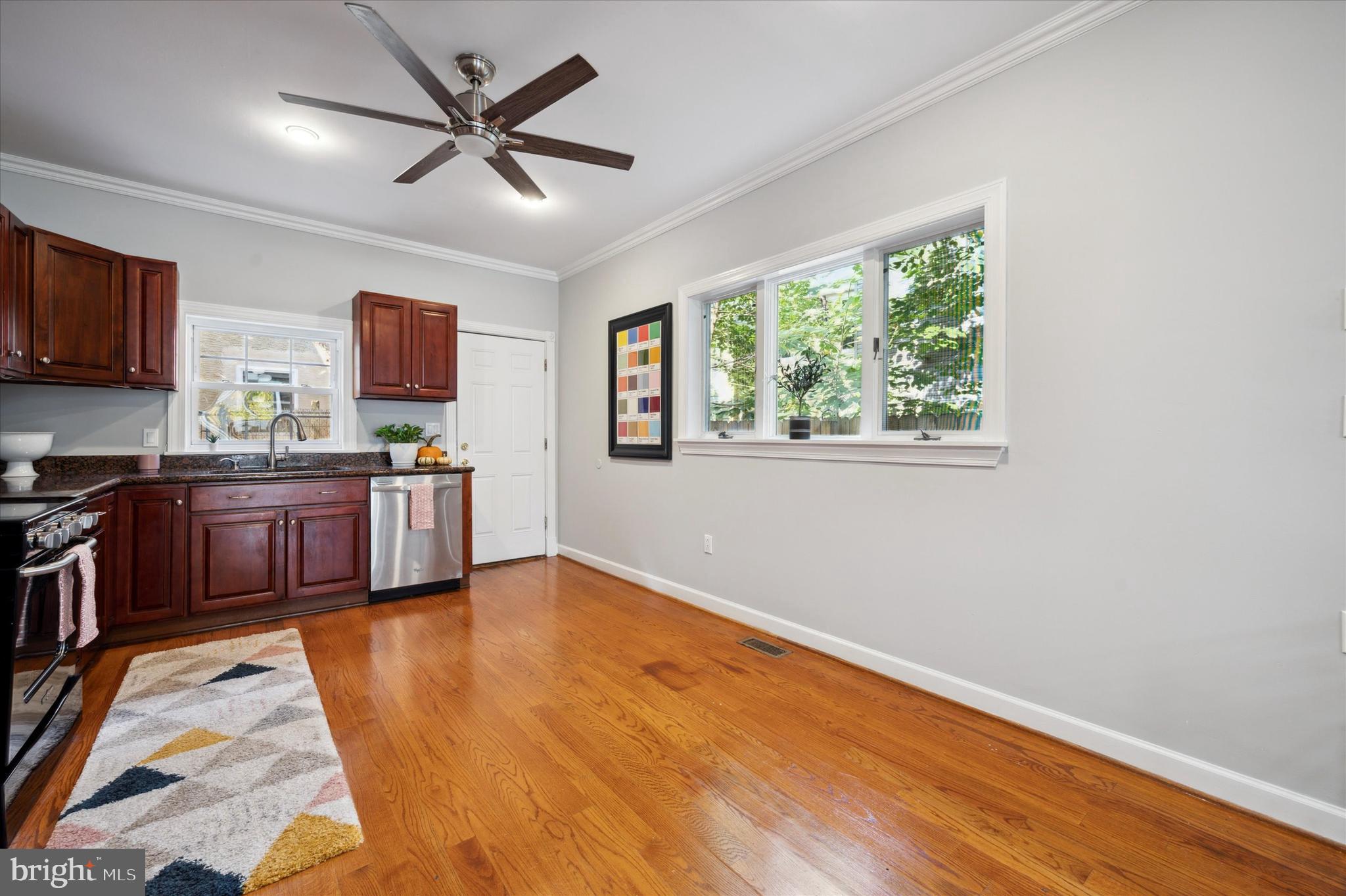 1536 Point Breeze Ave