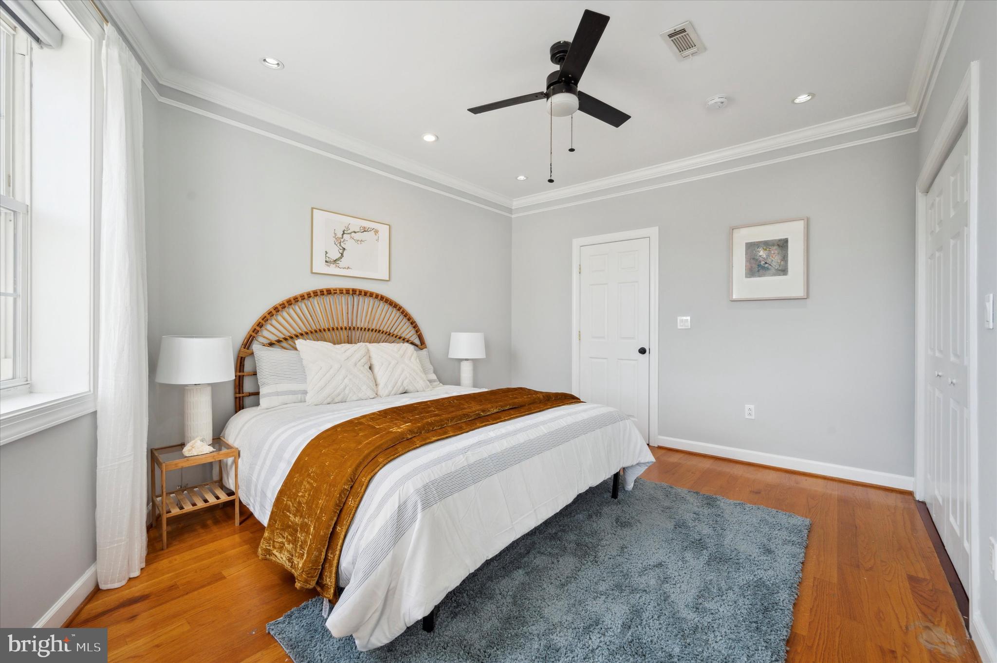 1536 Point Breeze Ave