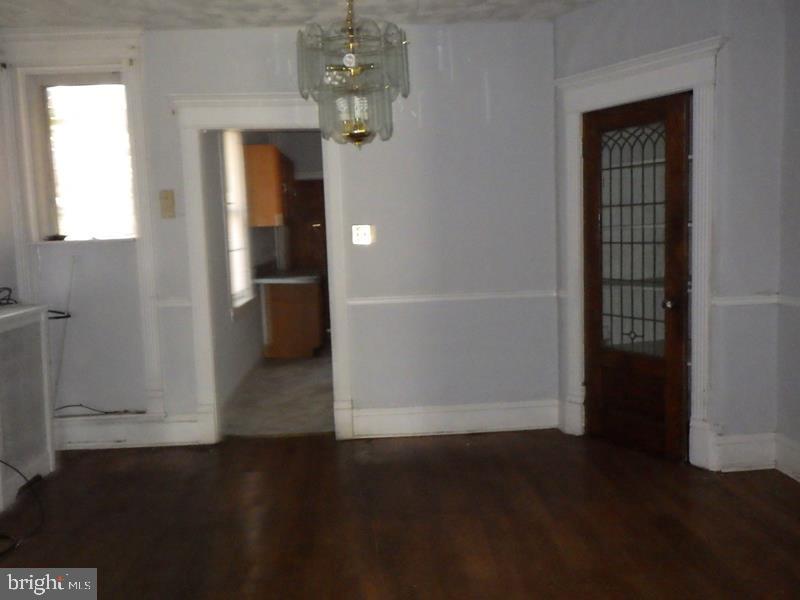 445 W Roosevelt Blvd