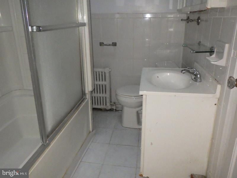 445 W Roosevelt Blvd