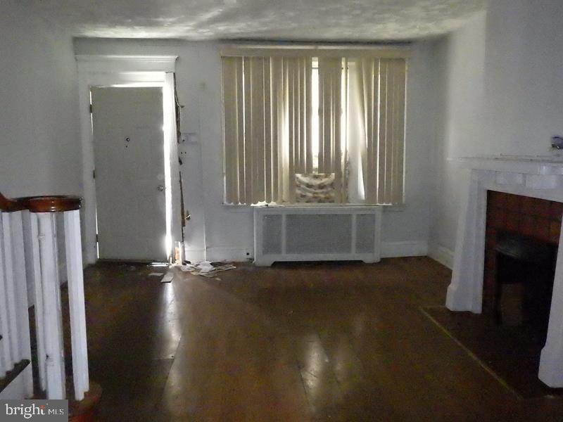 445 W Roosevelt Blvd