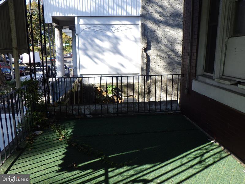 445 W Roosevelt Blvd