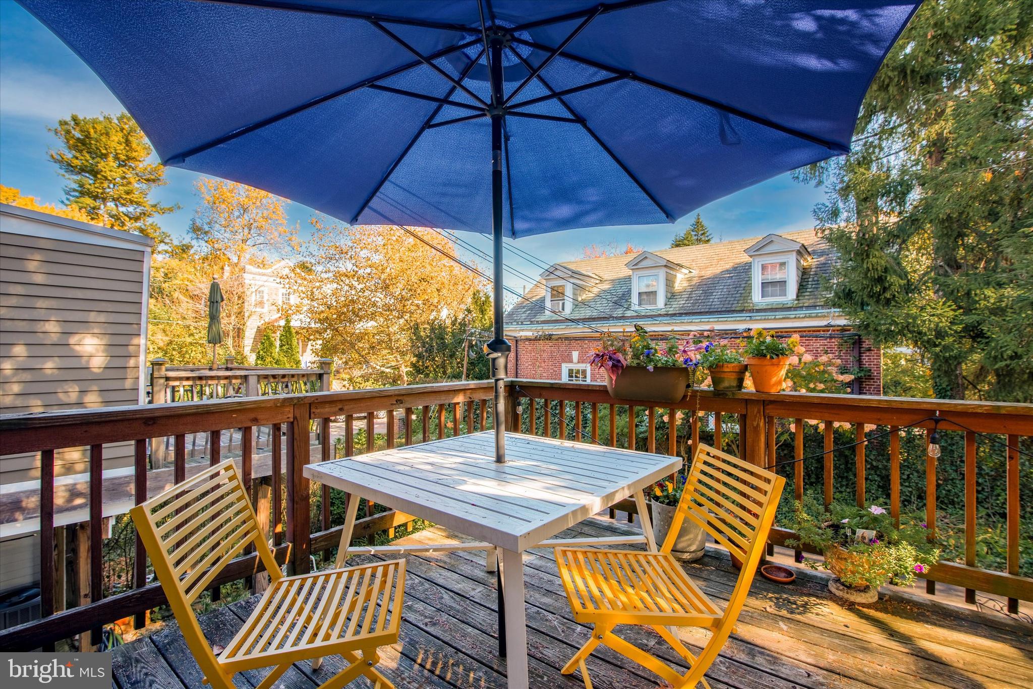 704 Carpenter Ln
