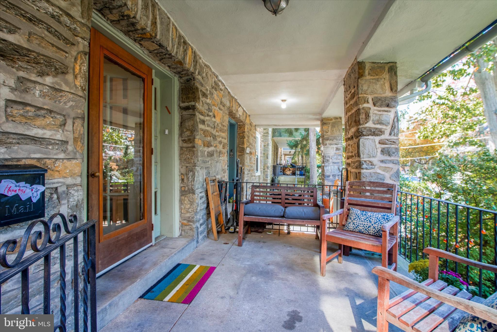 704 Carpenter Ln