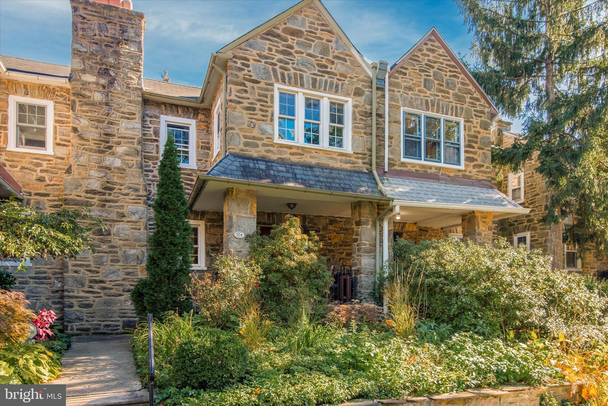704 Carpenter Ln