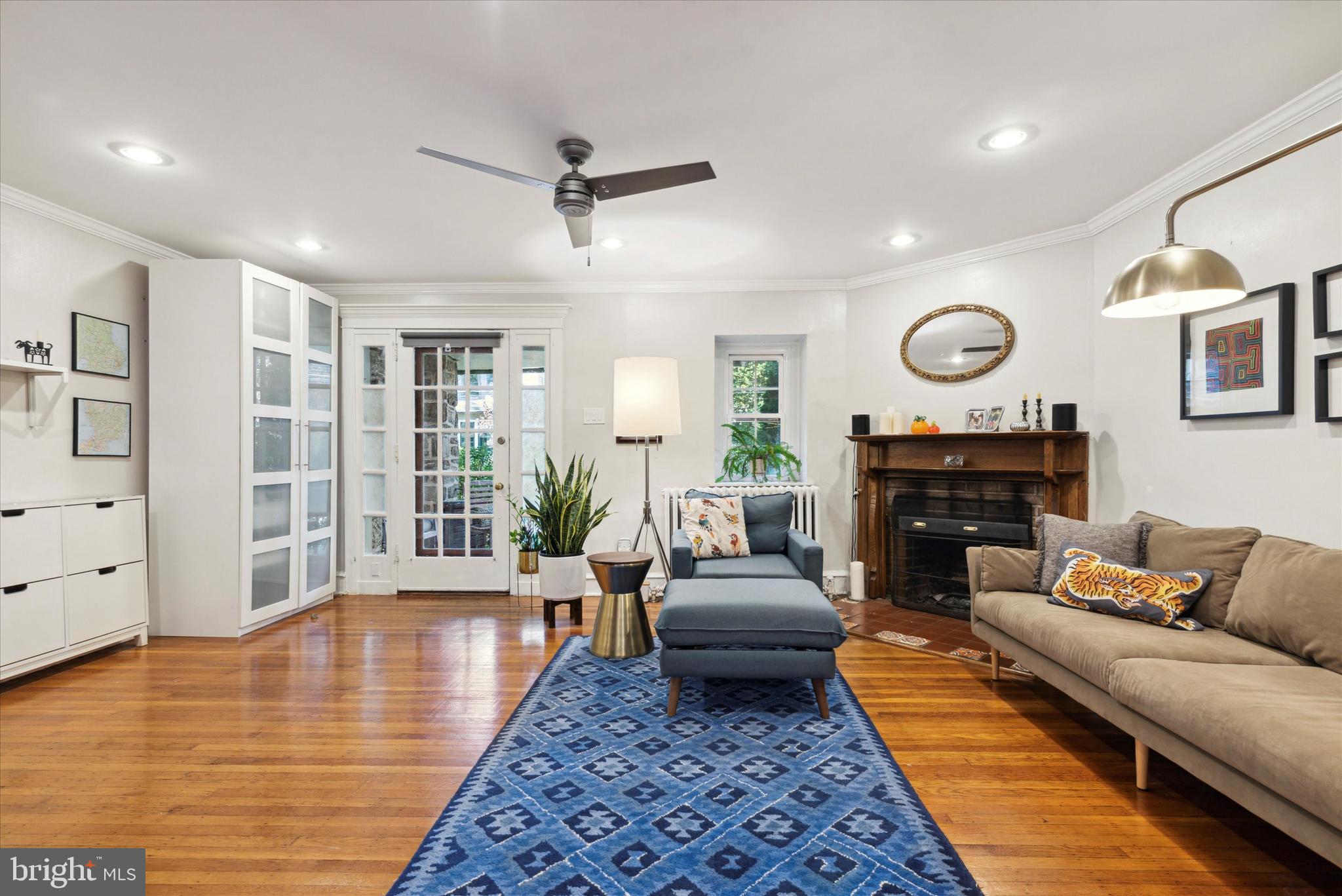 704 Carpenter Ln