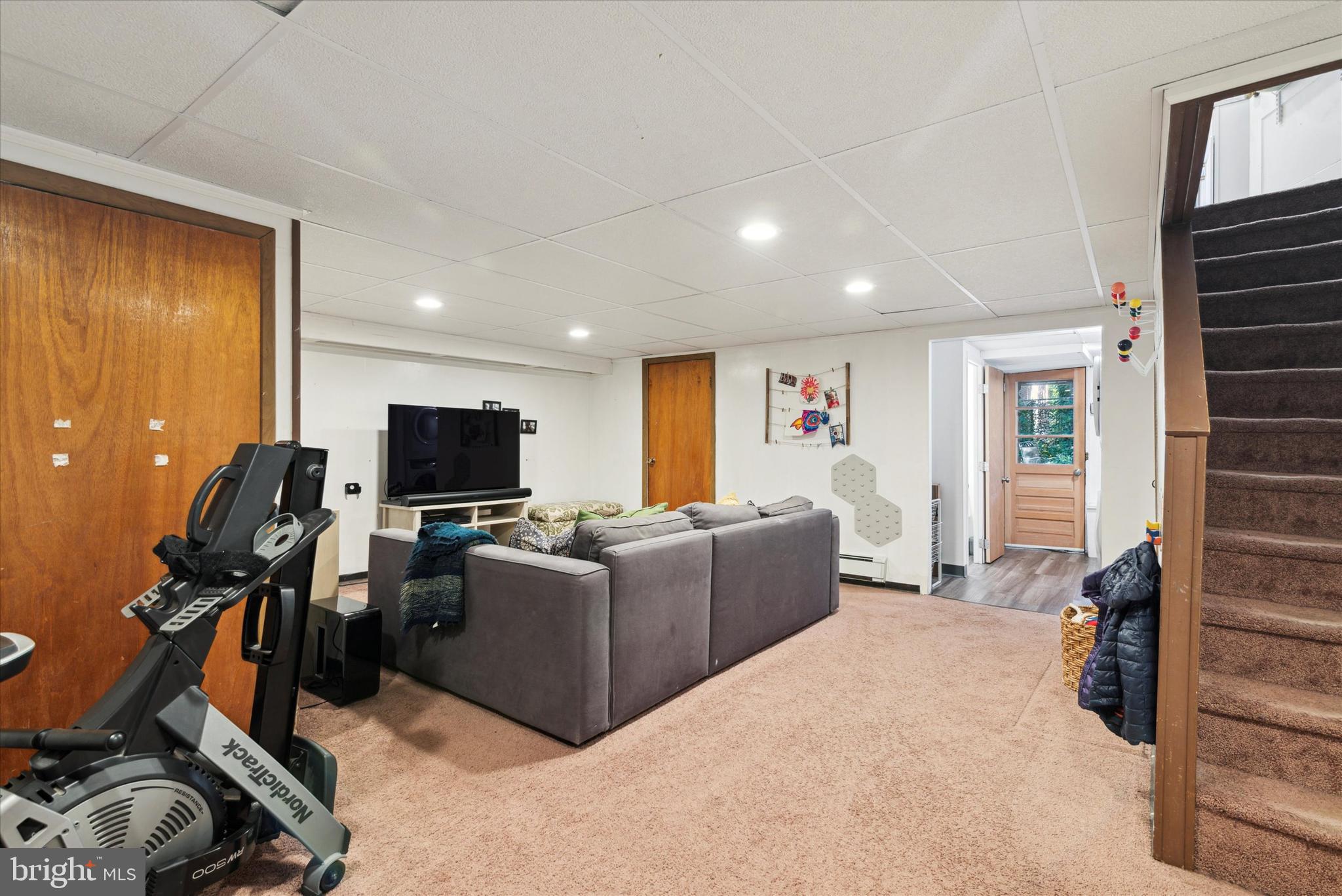 704 Carpenter Ln