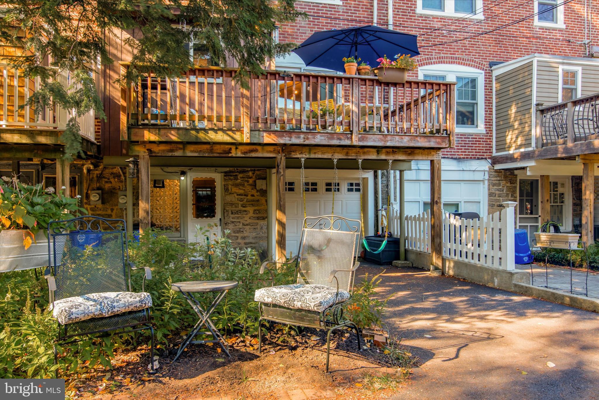 704 Carpenter Ln