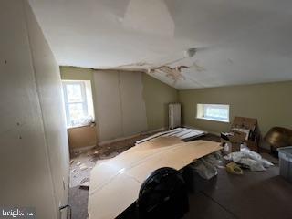 758 Carpenter Ln