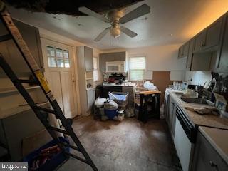758 Carpenter Ln