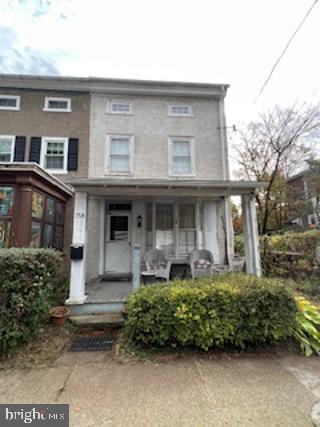 758 Carpenter Ln