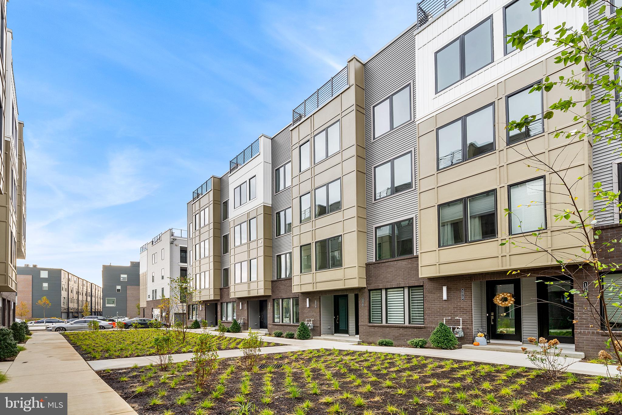 3000 Cityview Walk #175