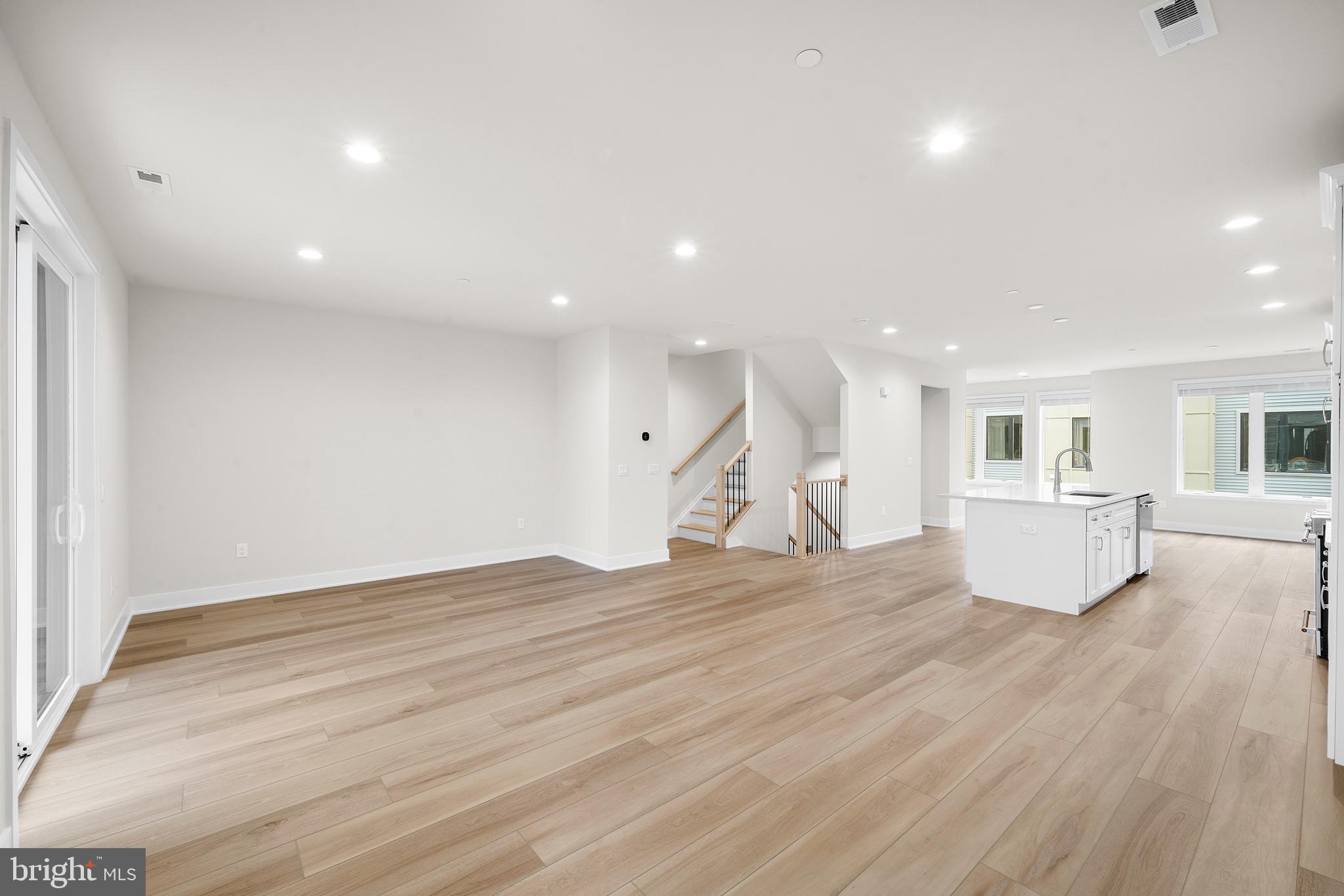 3000 Cityview Walk #175