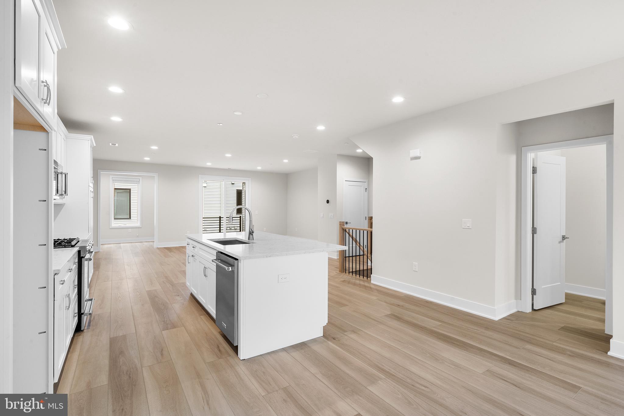 3000 Cityview Walk #175