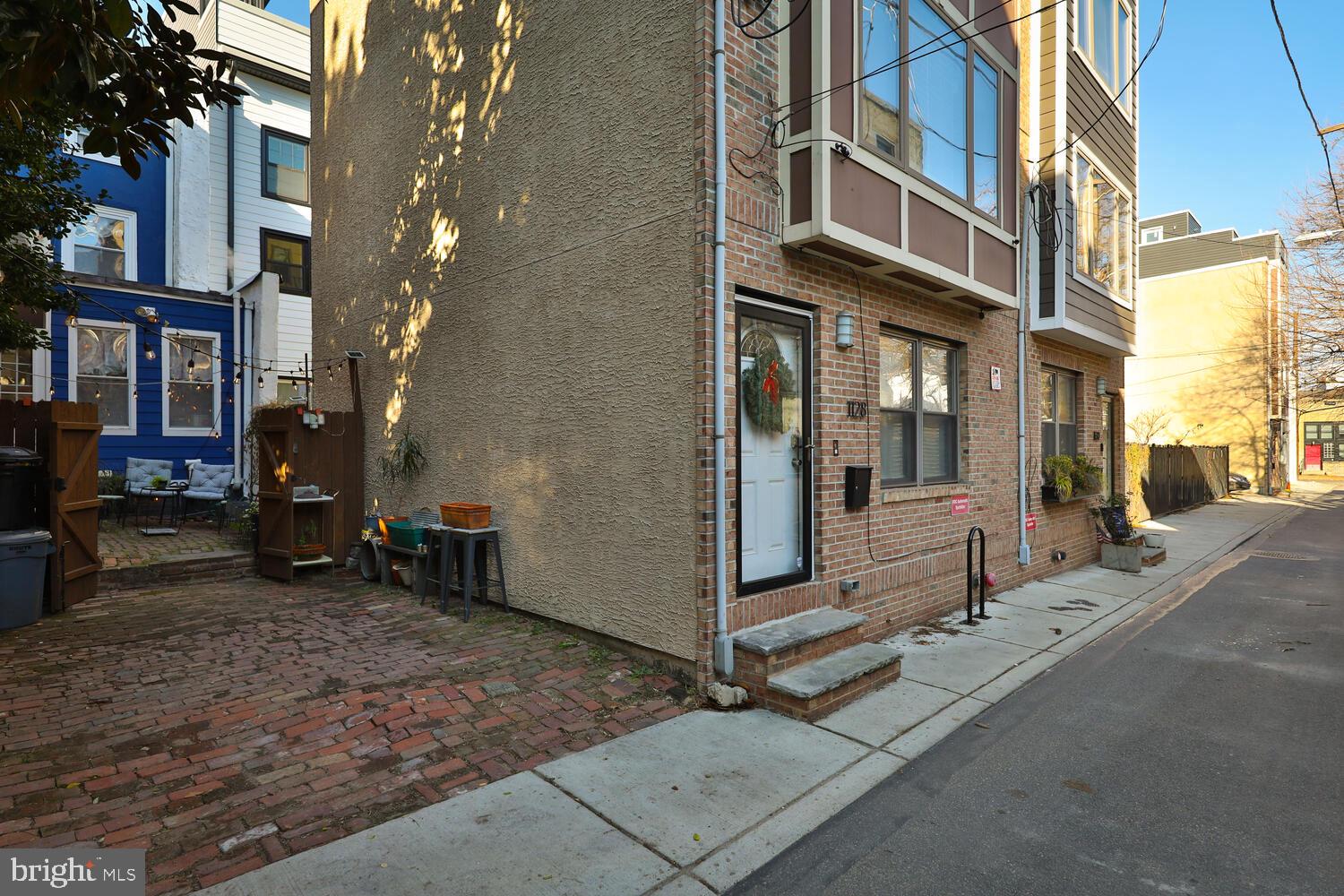1125 N Orianna St