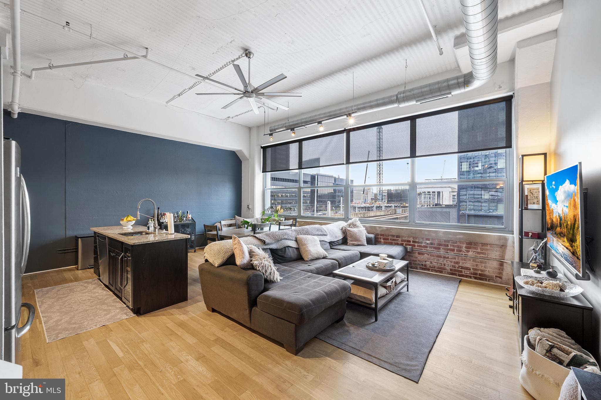 2200-28 Arch St #414