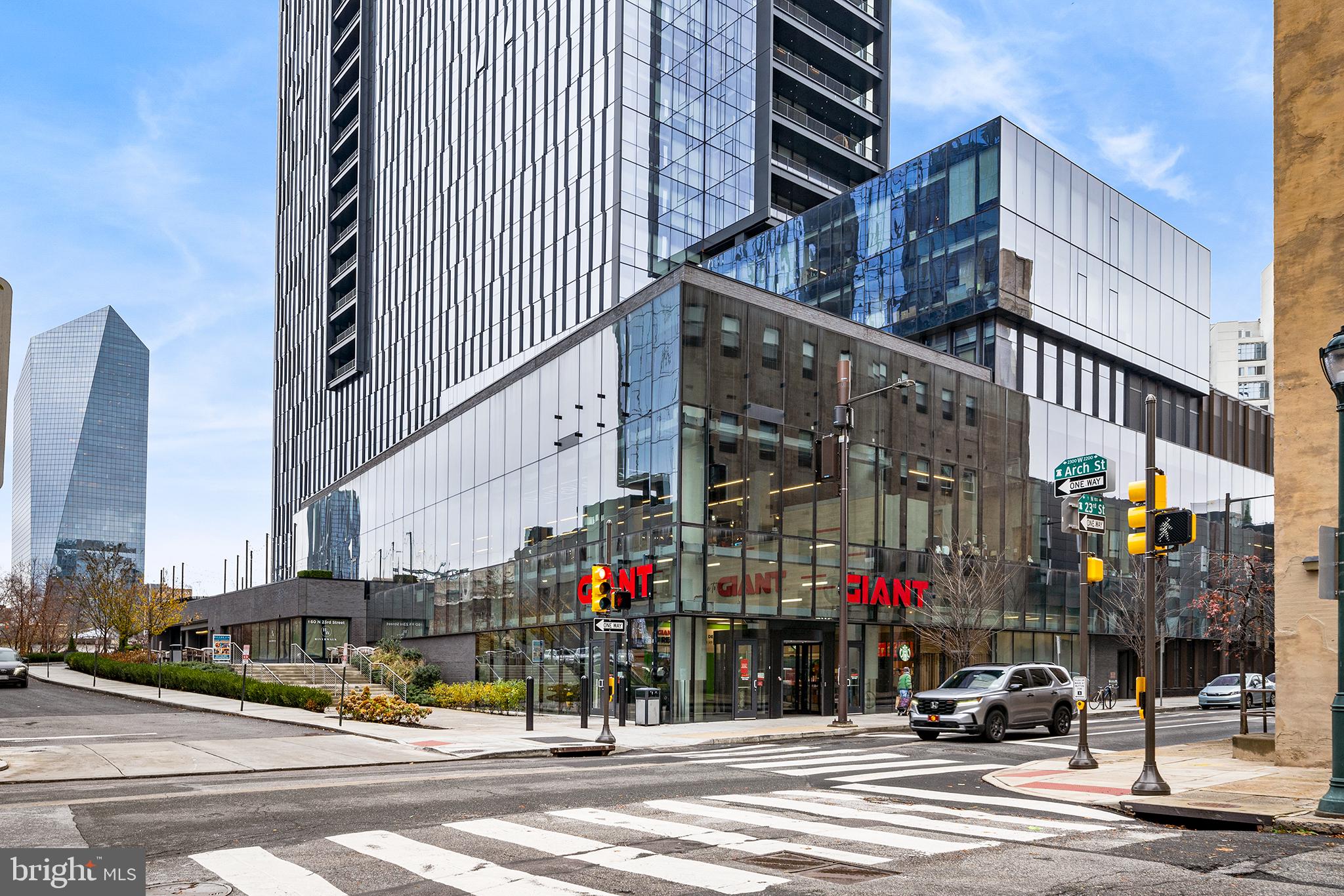 2200-28 Arch St #414