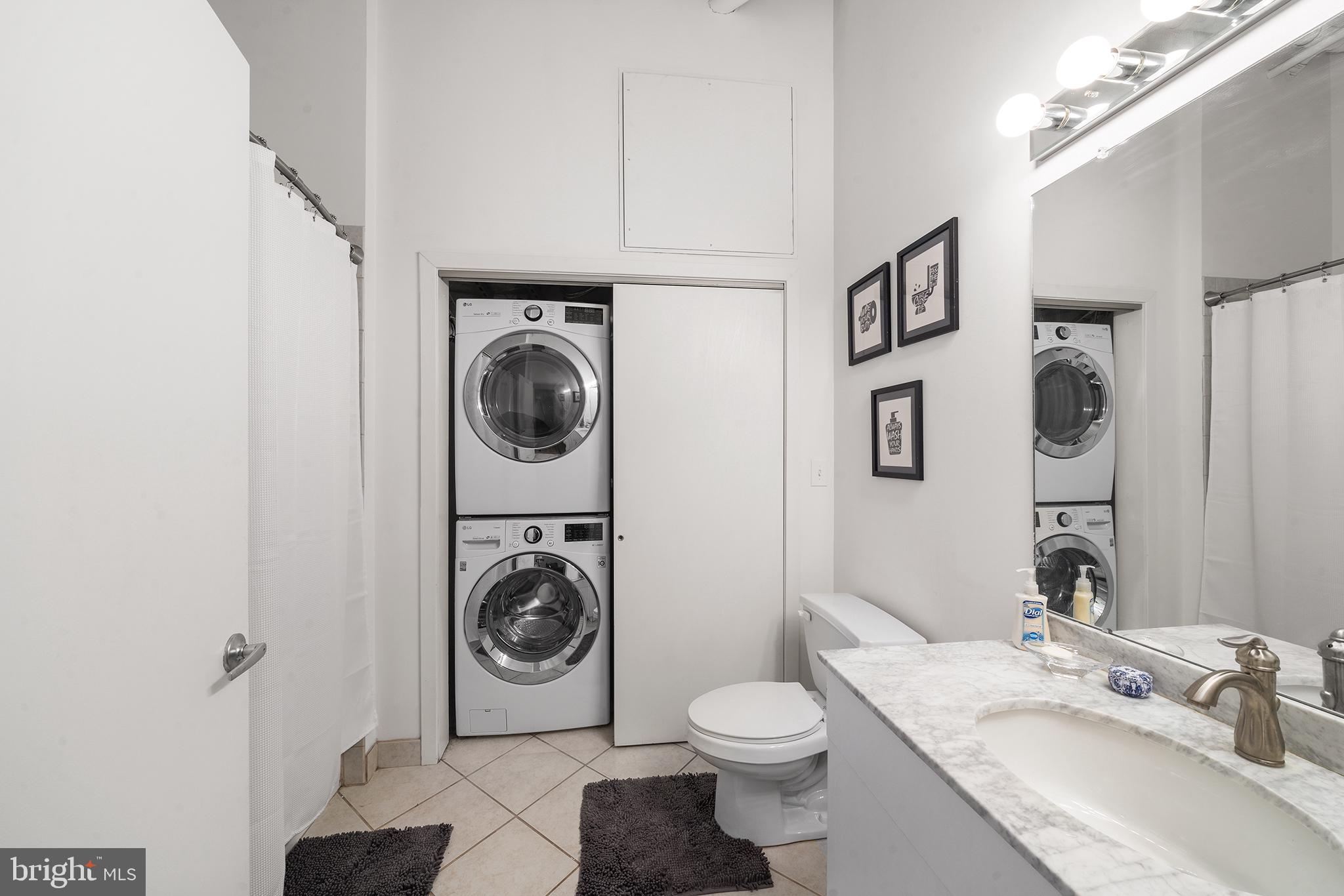 2200-28 Arch St #414