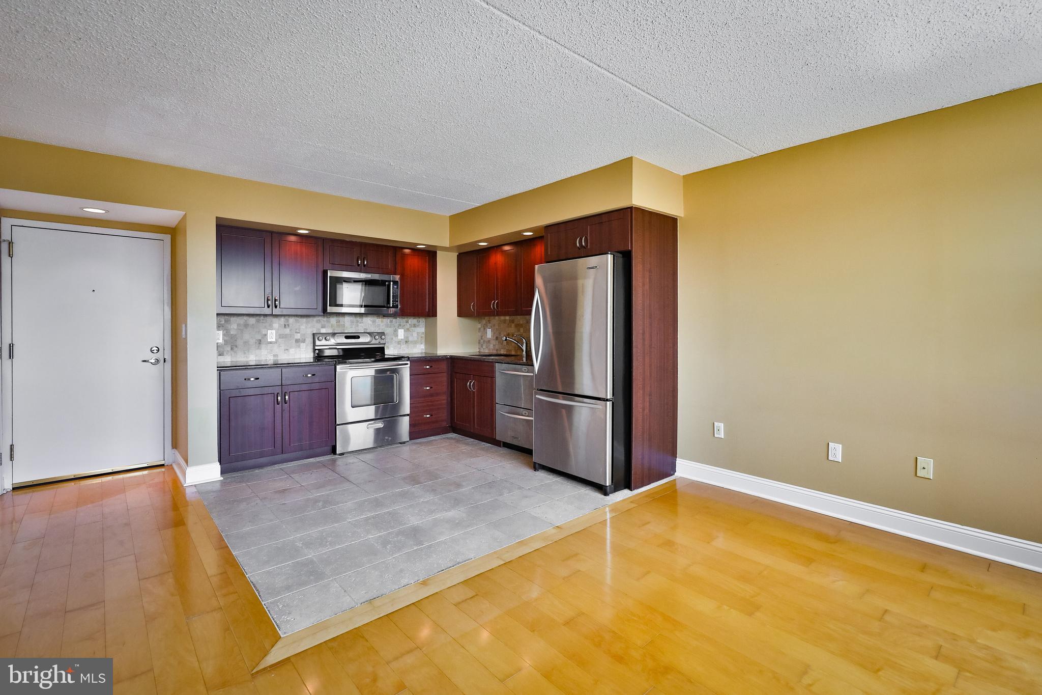 200-10 Lombard St #729