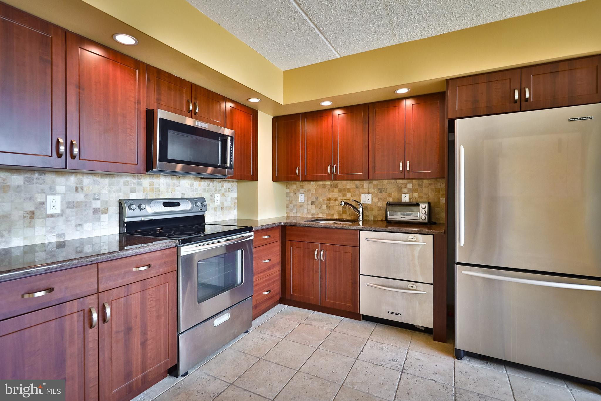 200-10 Lombard St #729