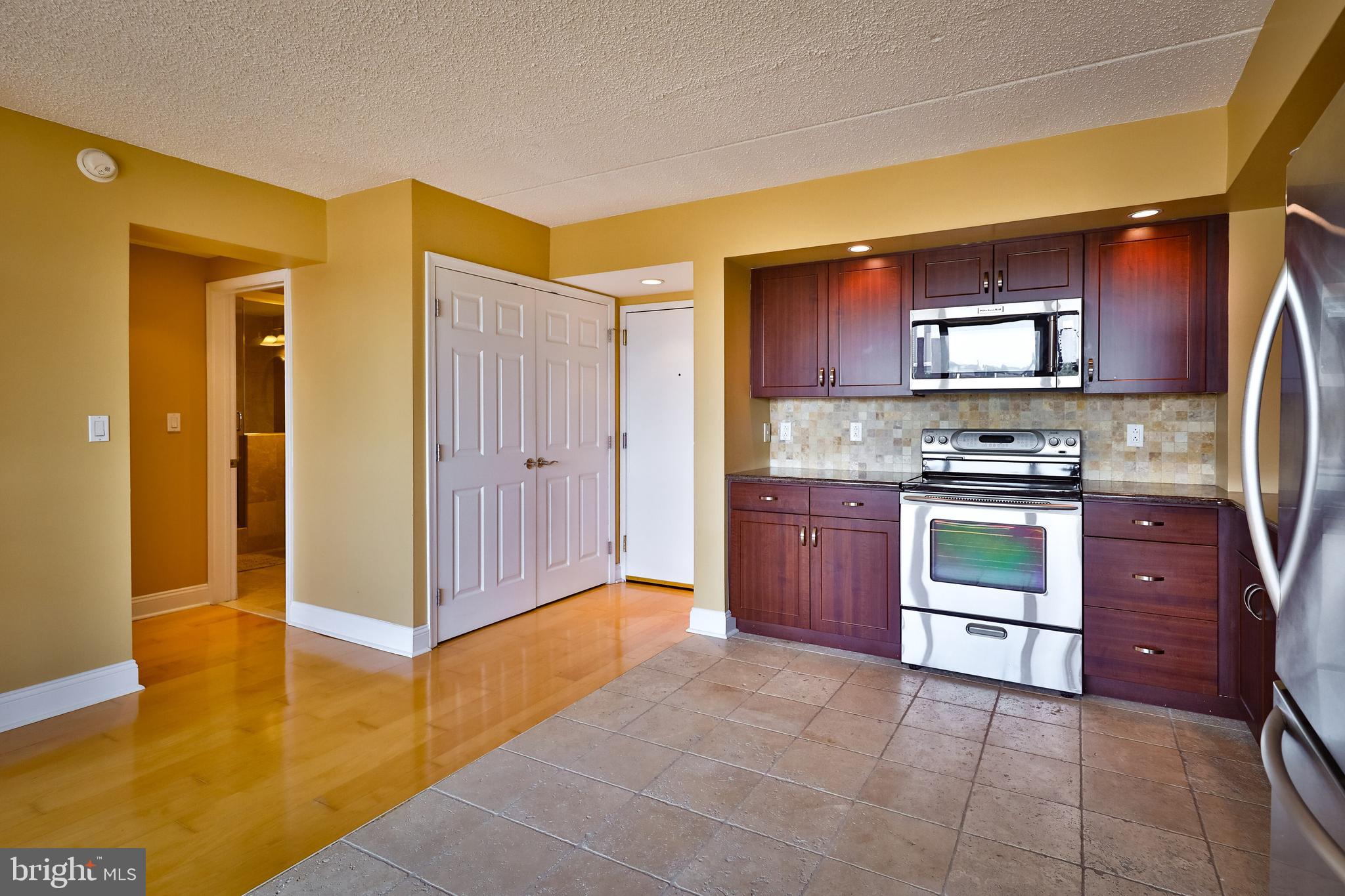 200-10 Lombard St #729