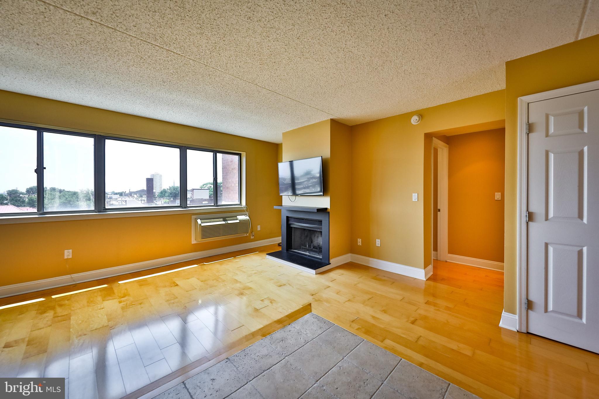 200-10 Lombard St #729