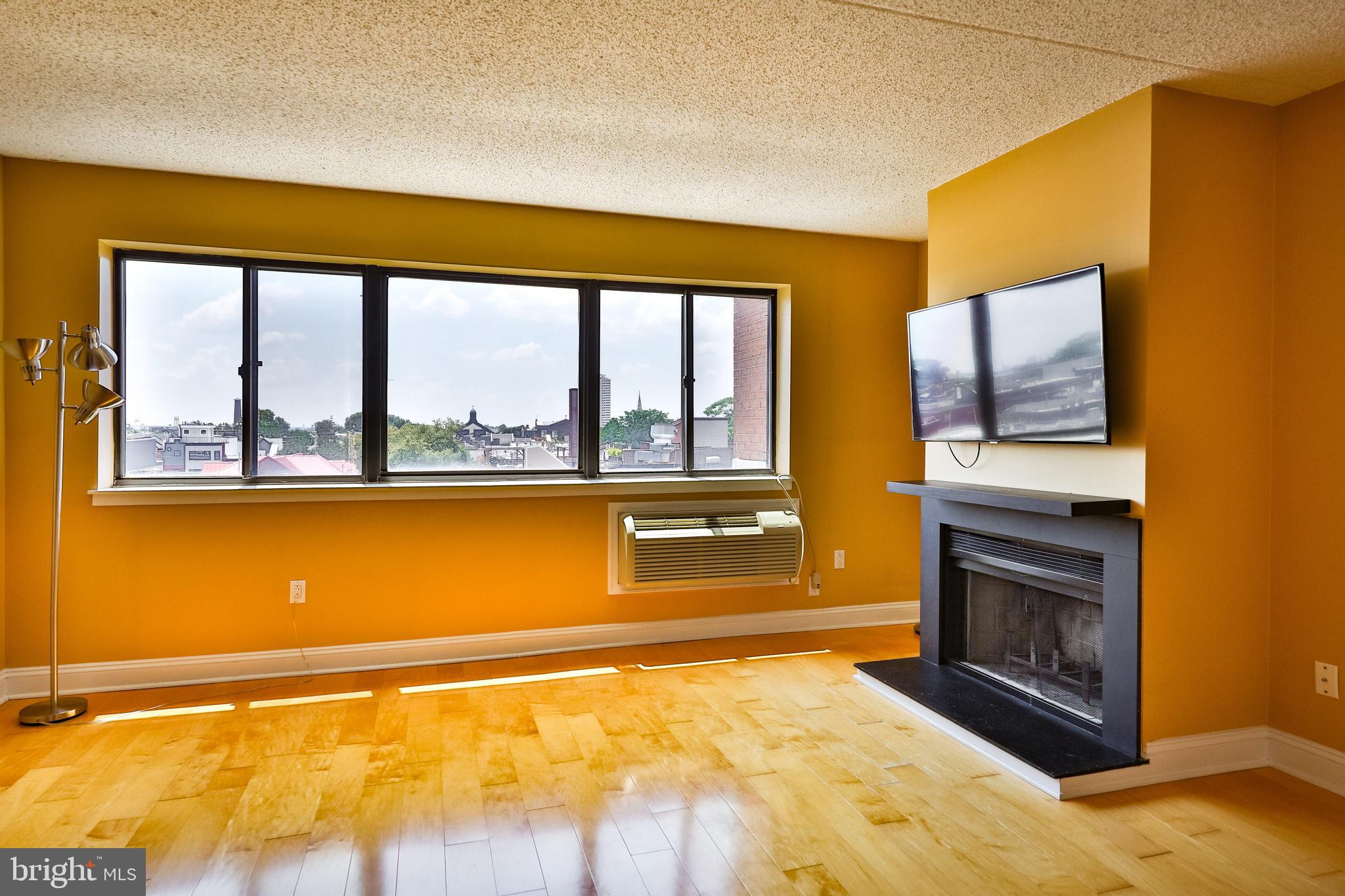 200-10 Lombard St #729