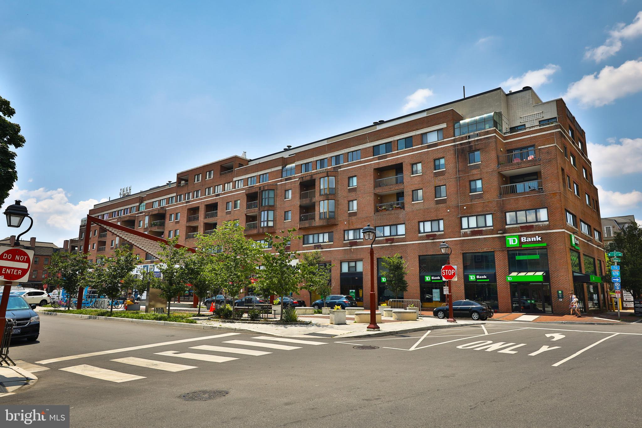 200-10 Lombard St #729