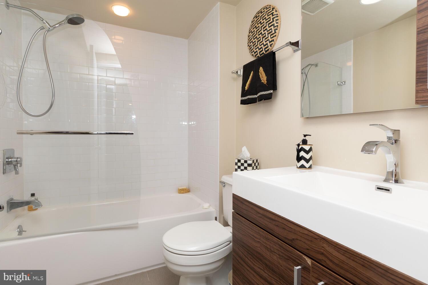 200-10 Lombard St #814