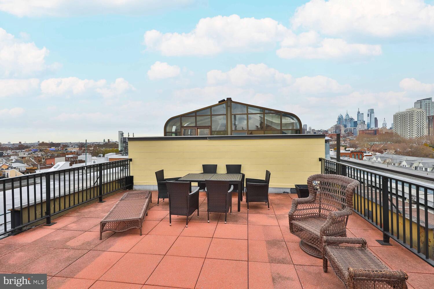 200-10 Lombard St #814