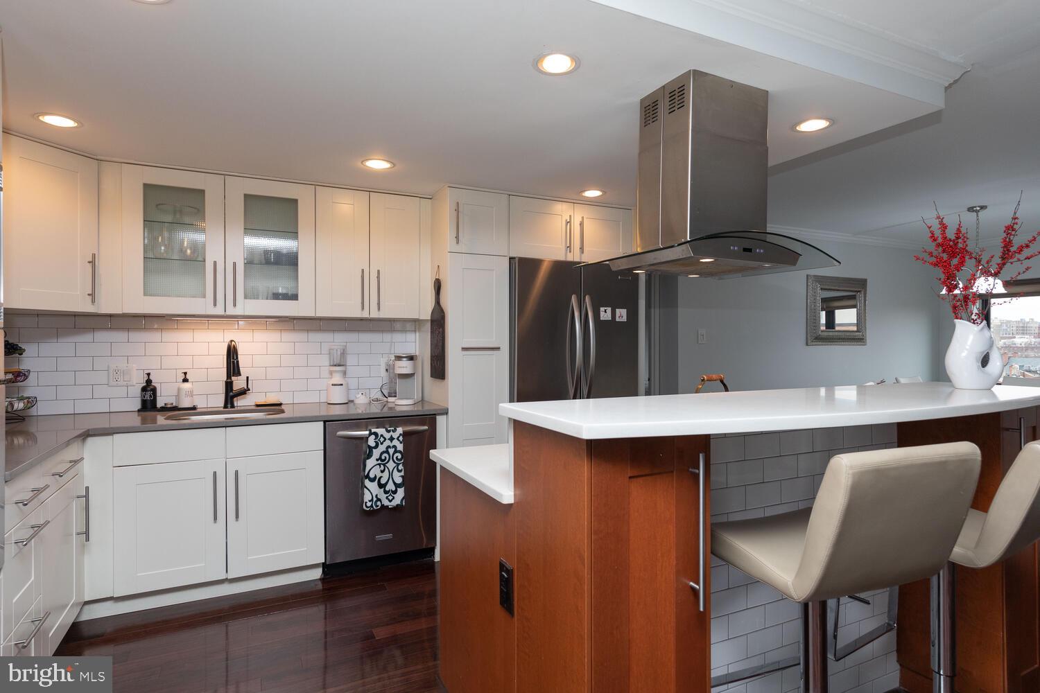 200-10 Lombard St #814