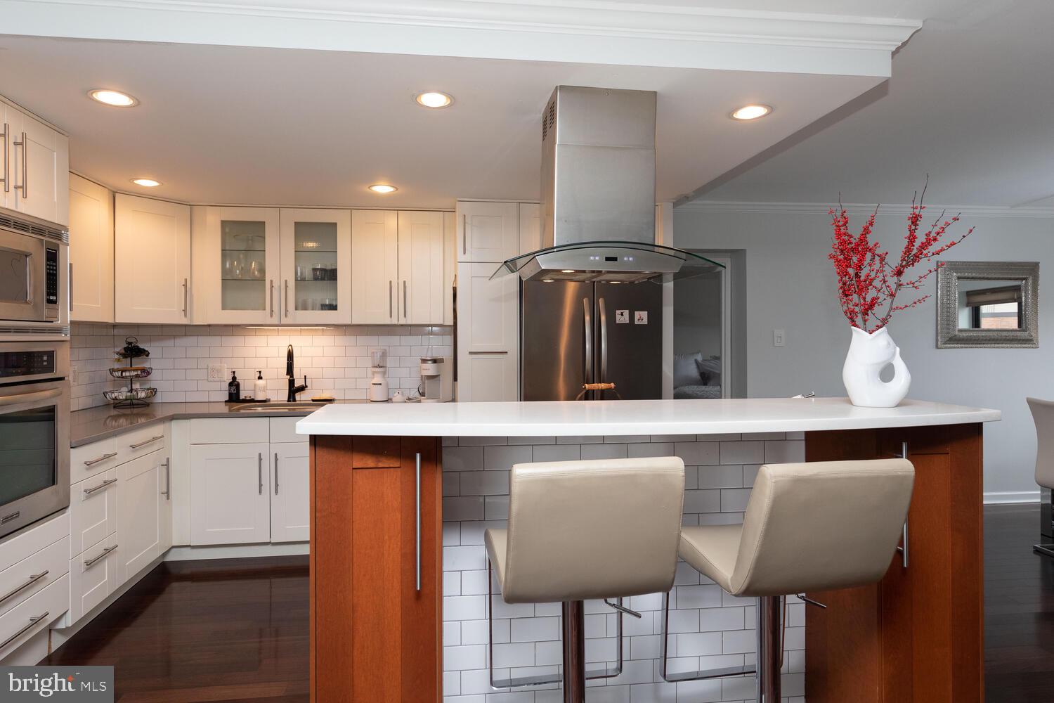 200-10 Lombard St #814