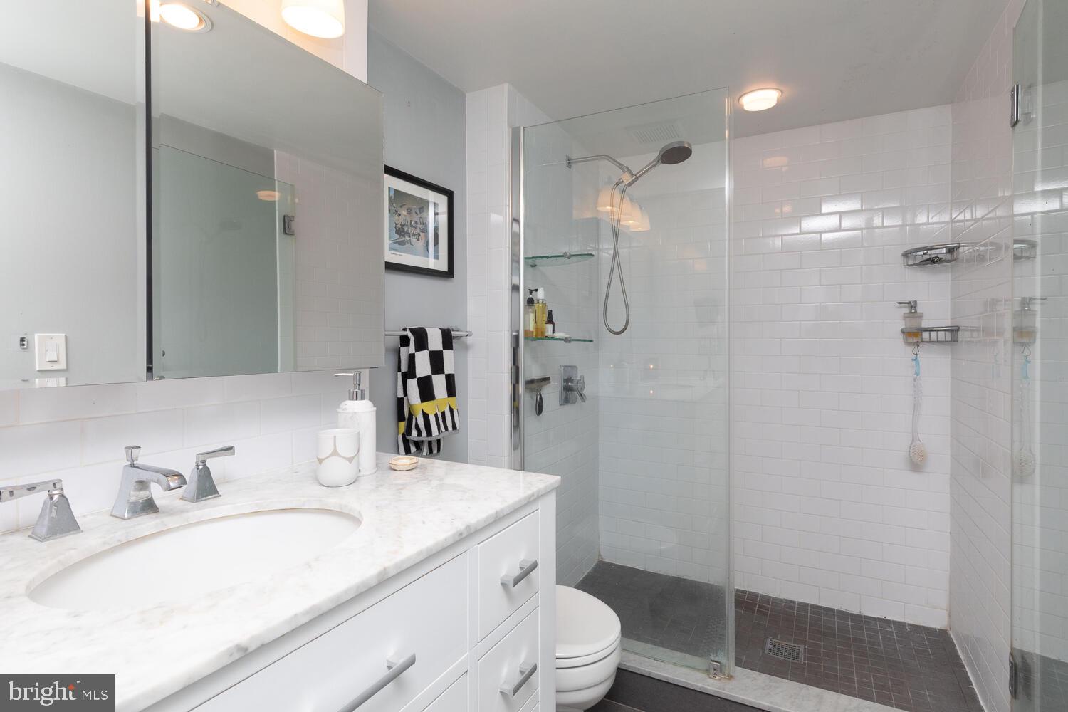 200-10 Lombard St #814