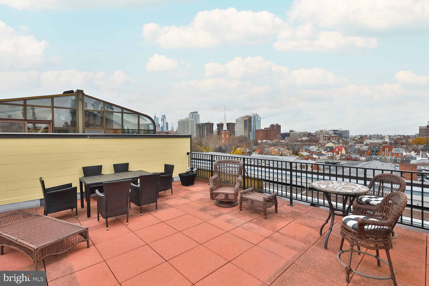 200-10 Lombard St #814